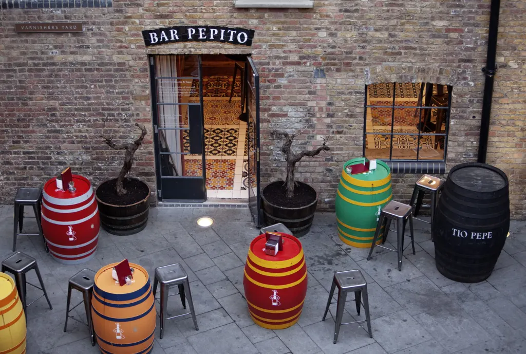 Pepito, King’s Cross. A compact bar recorded through its colour, food, people and evening atmosphere.